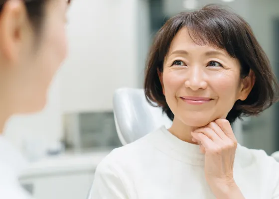 笑顔の女性